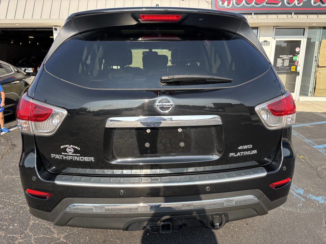 Used 2016 Nissan Pathfinder Platinum w/ Family Entertainment Package AWD/4WD image 4