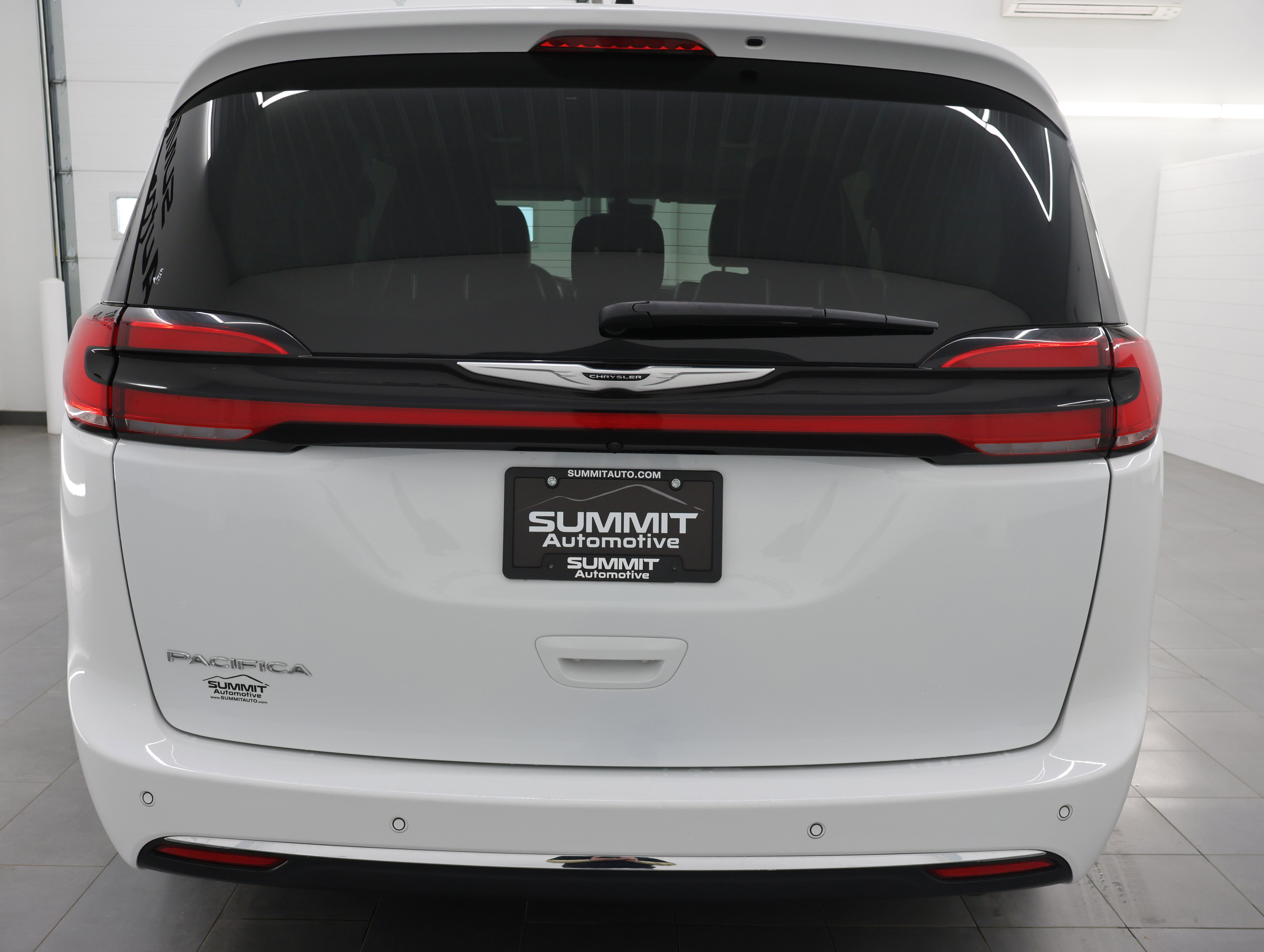 Used 2024 Chrysler Pacifica Touring-L FWD image 25