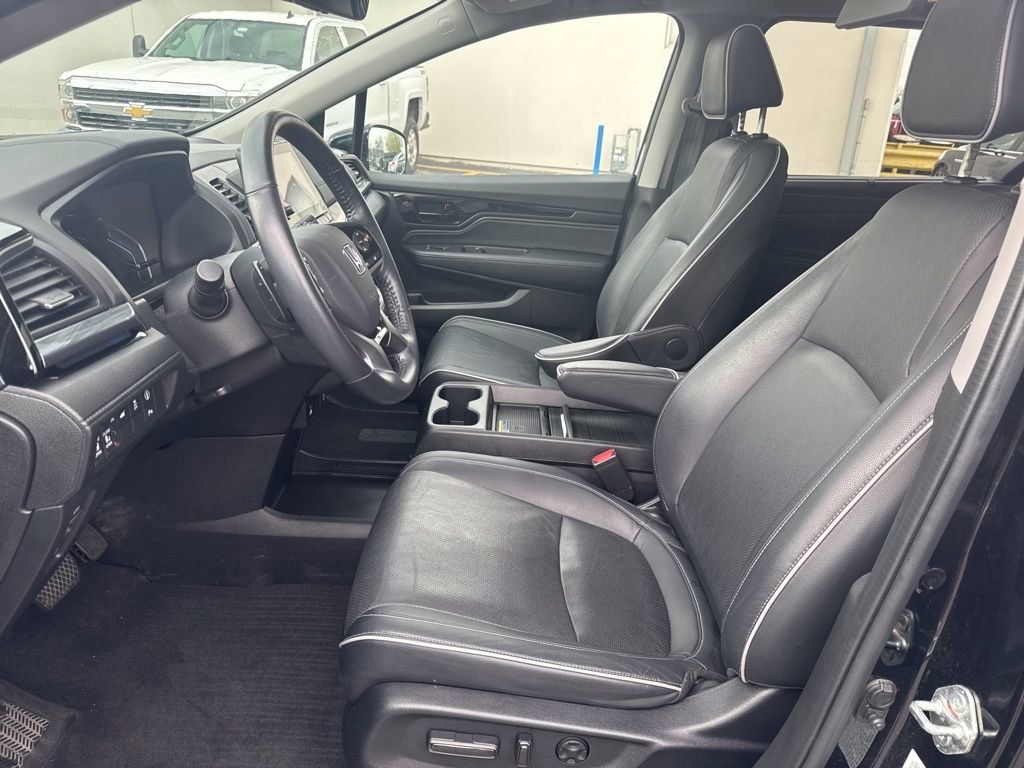 Used 2024 Honda Odyssey Elite image 3