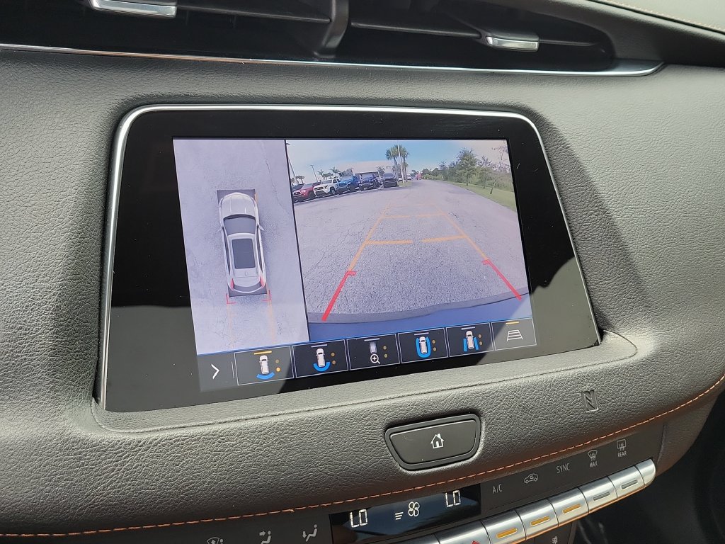 Used 2019 Cadillac XT4 Premium Luxury FWD image 16