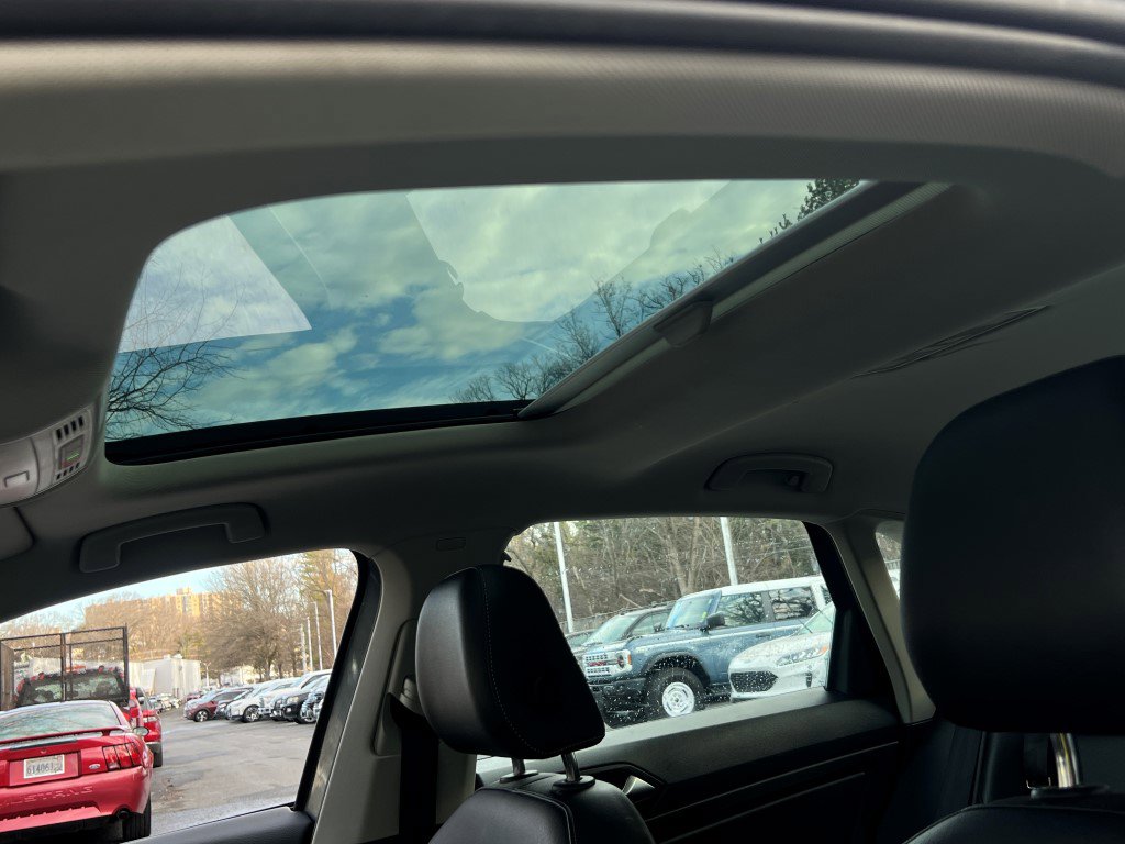 Used 2021 Volkswagen Jetta SE w/ SE Cold Weather Package image 29