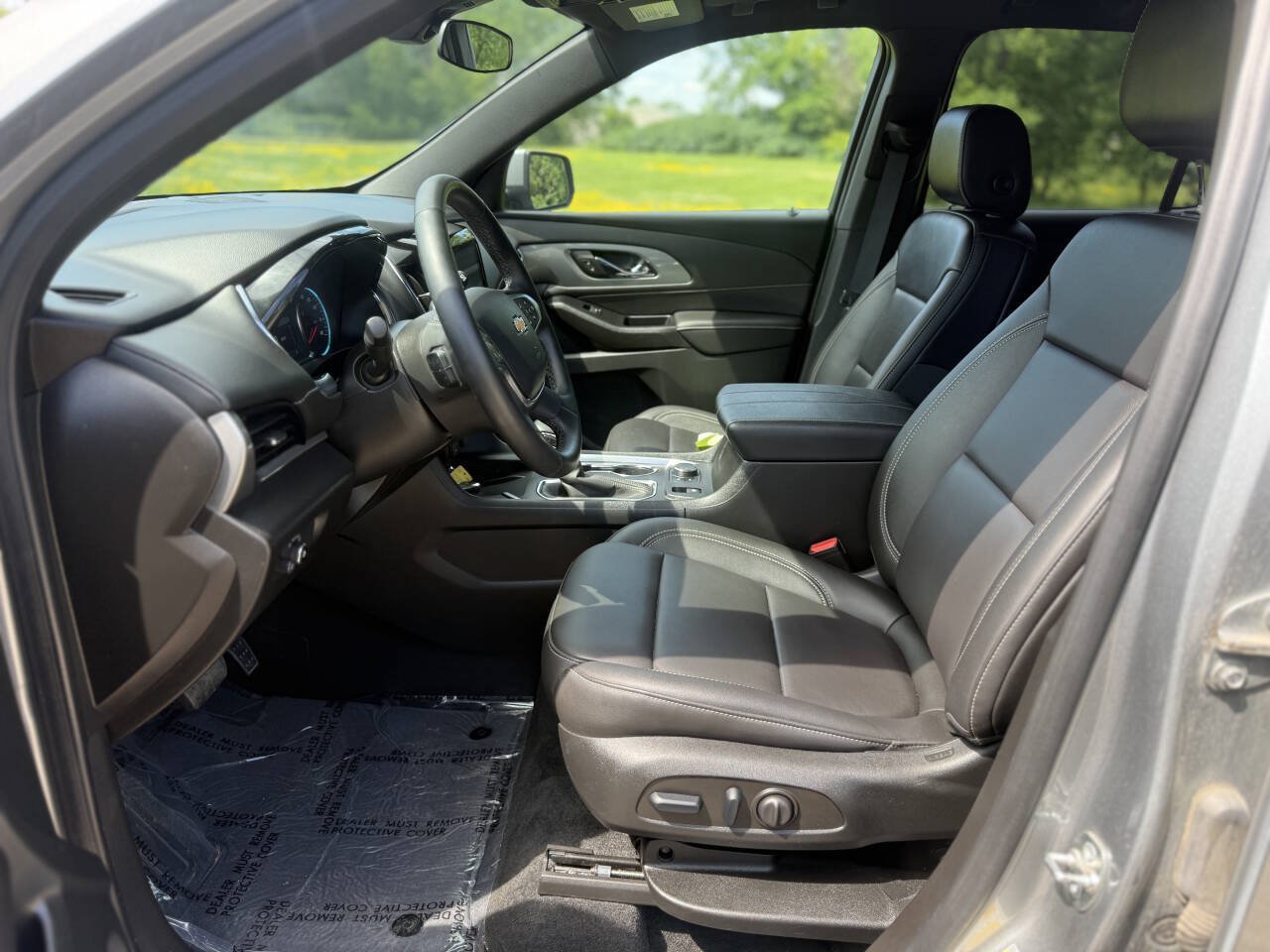 Used 2023 Chevrolet Traverse LT AWD/4WD image 9