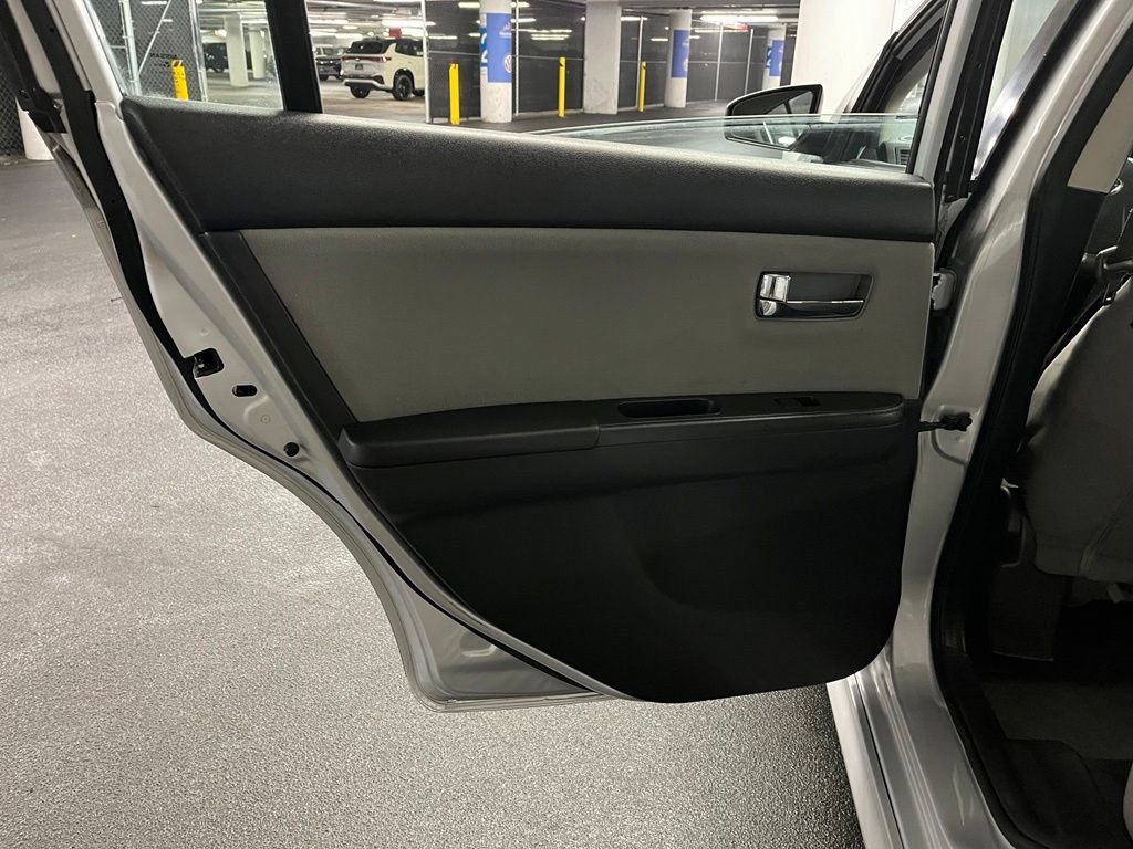 Used 2012 Nissan Sentra 2.0 SR FWD image 16