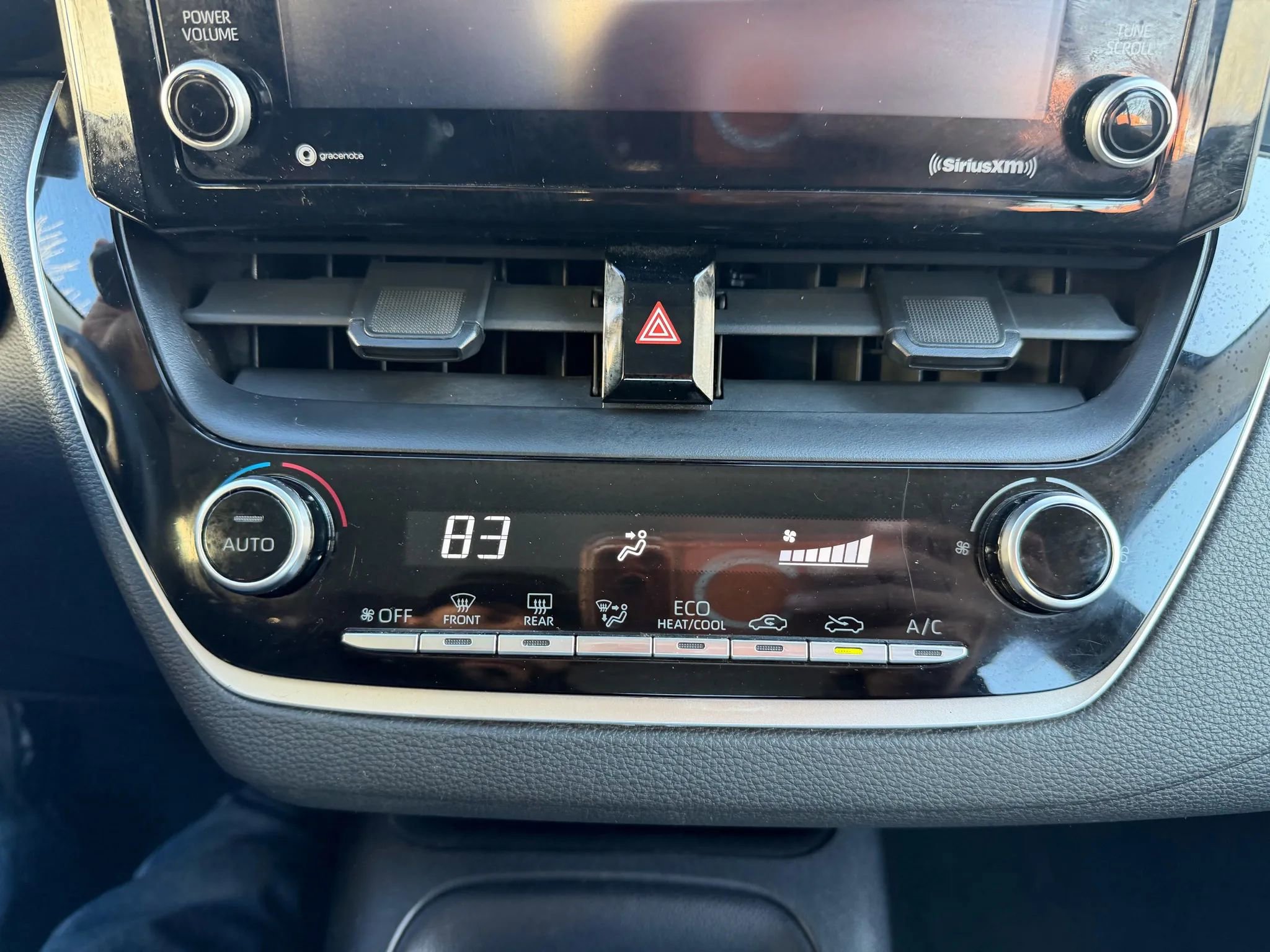 Used 2022 Toyota Corolla LE image 19