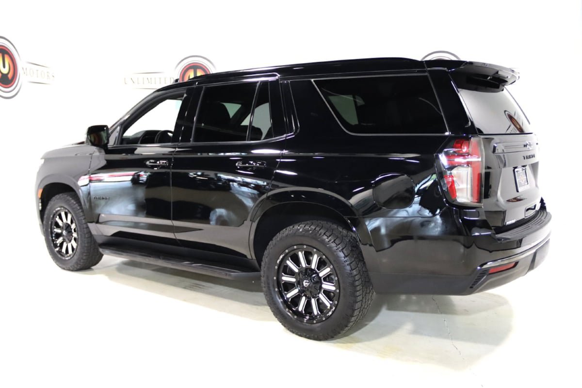 Used 2022 Chevrolet Tahoe RST w/ Luxury Package AWD/4WD image 3