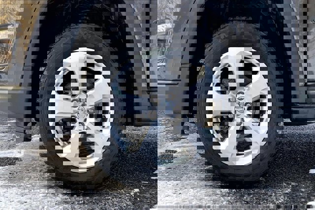 Used 2020 Jeep Compass Latitude w/ Cold Weather Group image 8