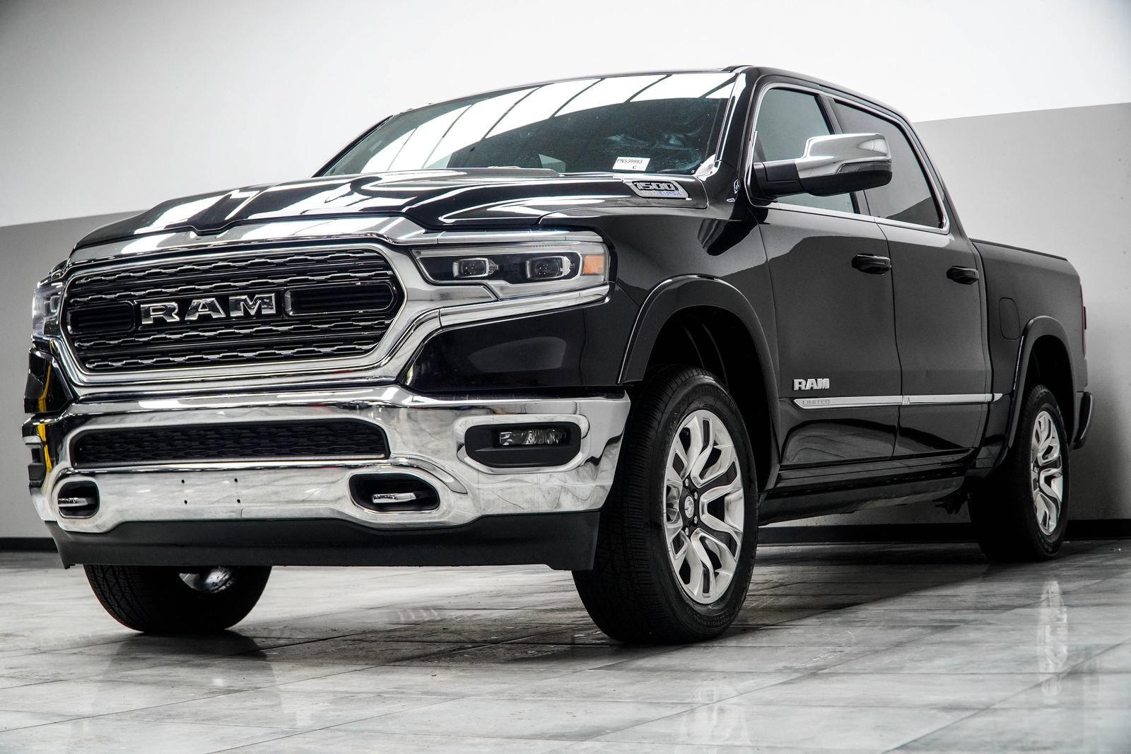 Used 2023 RAM 1500 Limited AWD/4WD image 7