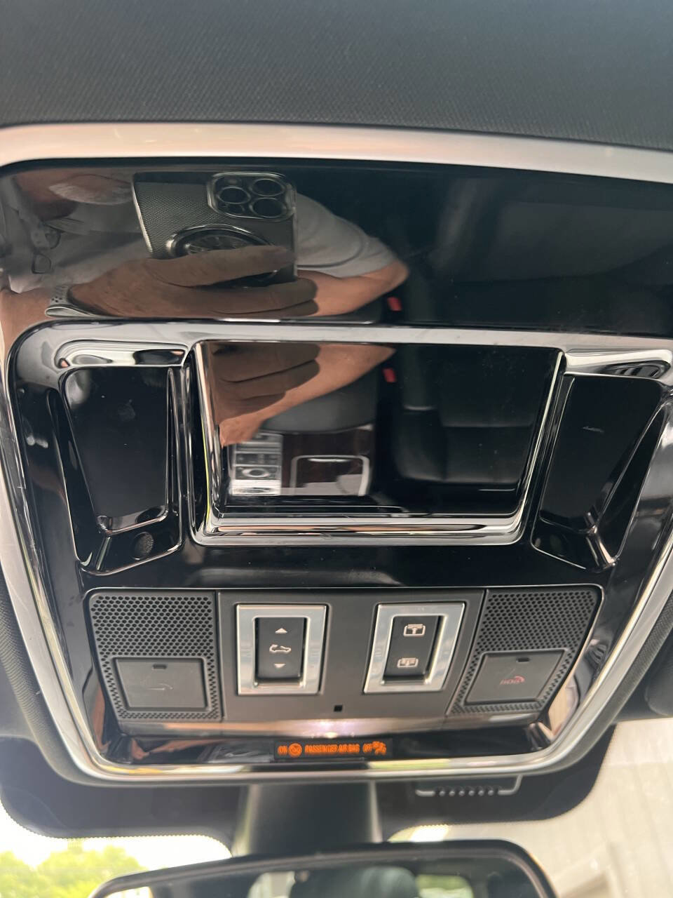 Used 2016 Land Rover Range Rover HSE image 23