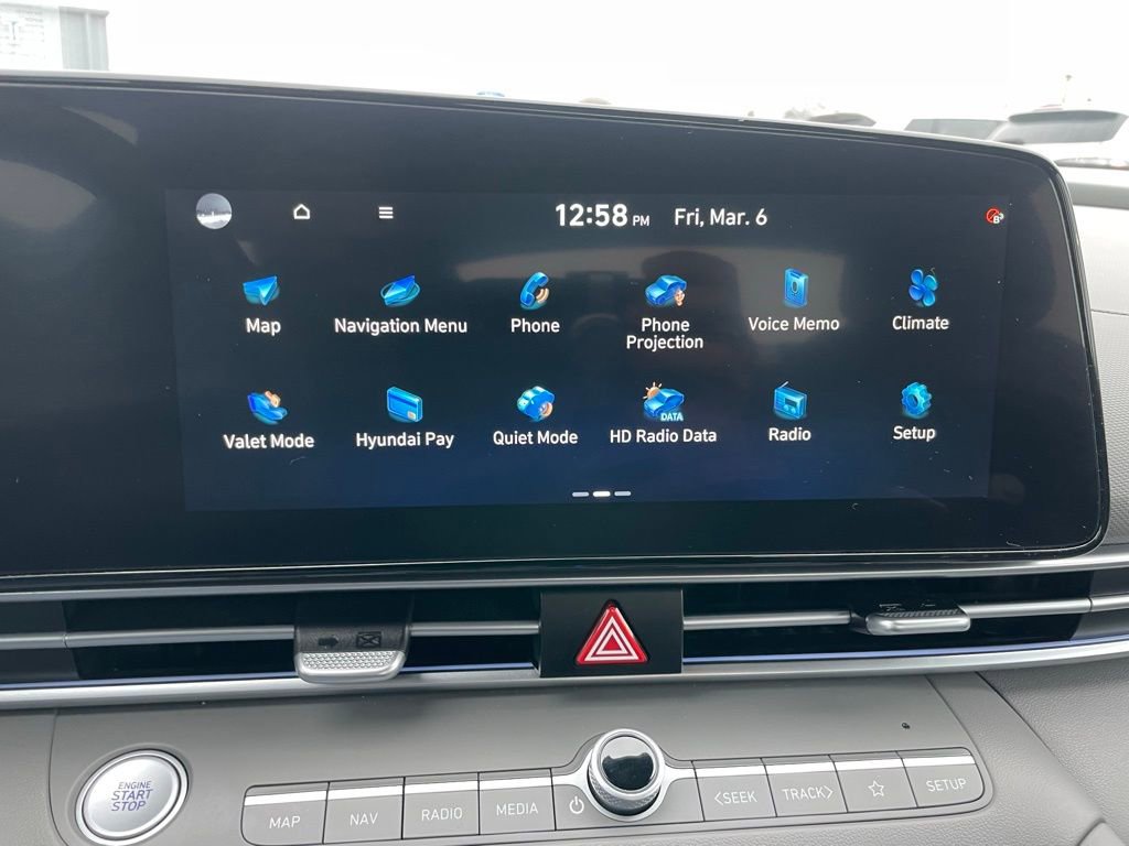 Used 2025 Hyundai Elantra SEL FWD image 15
