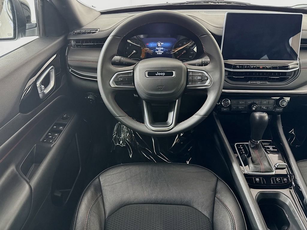 Used 2024 Jeep Compass Trailhawk AWD/4WD image 25