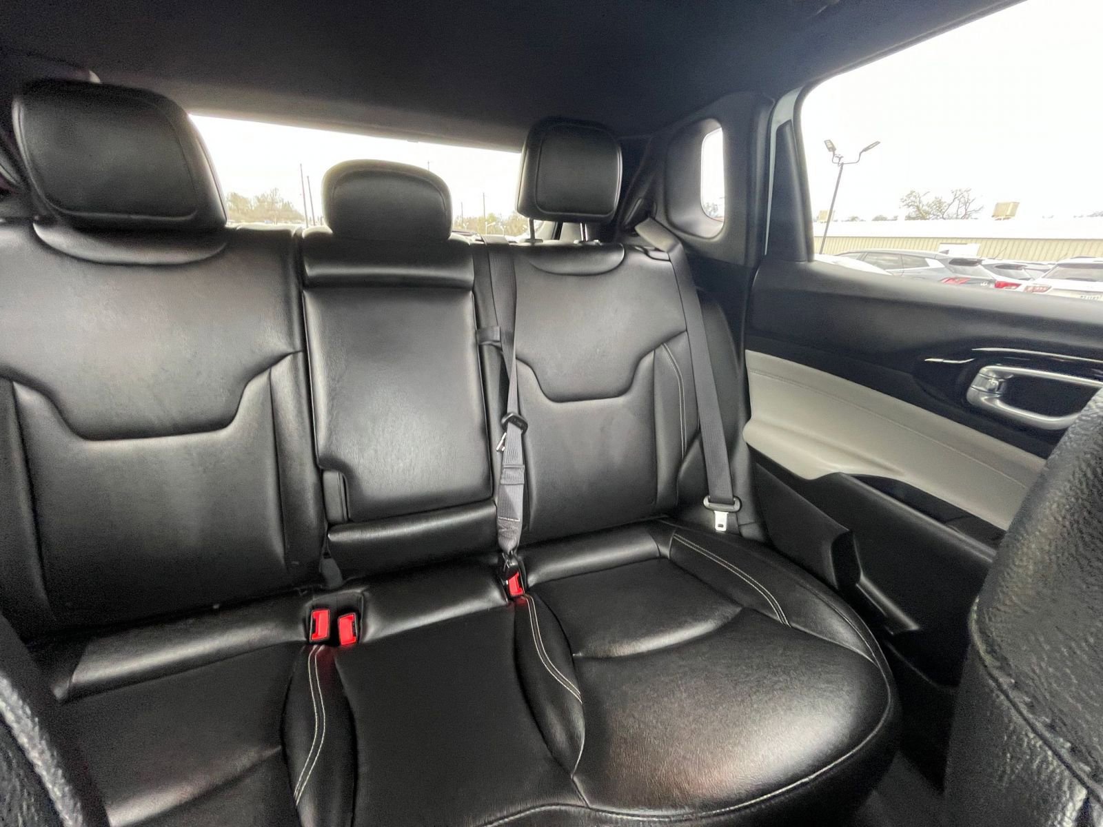 Used 2025 Jeep Compass Limited image 38