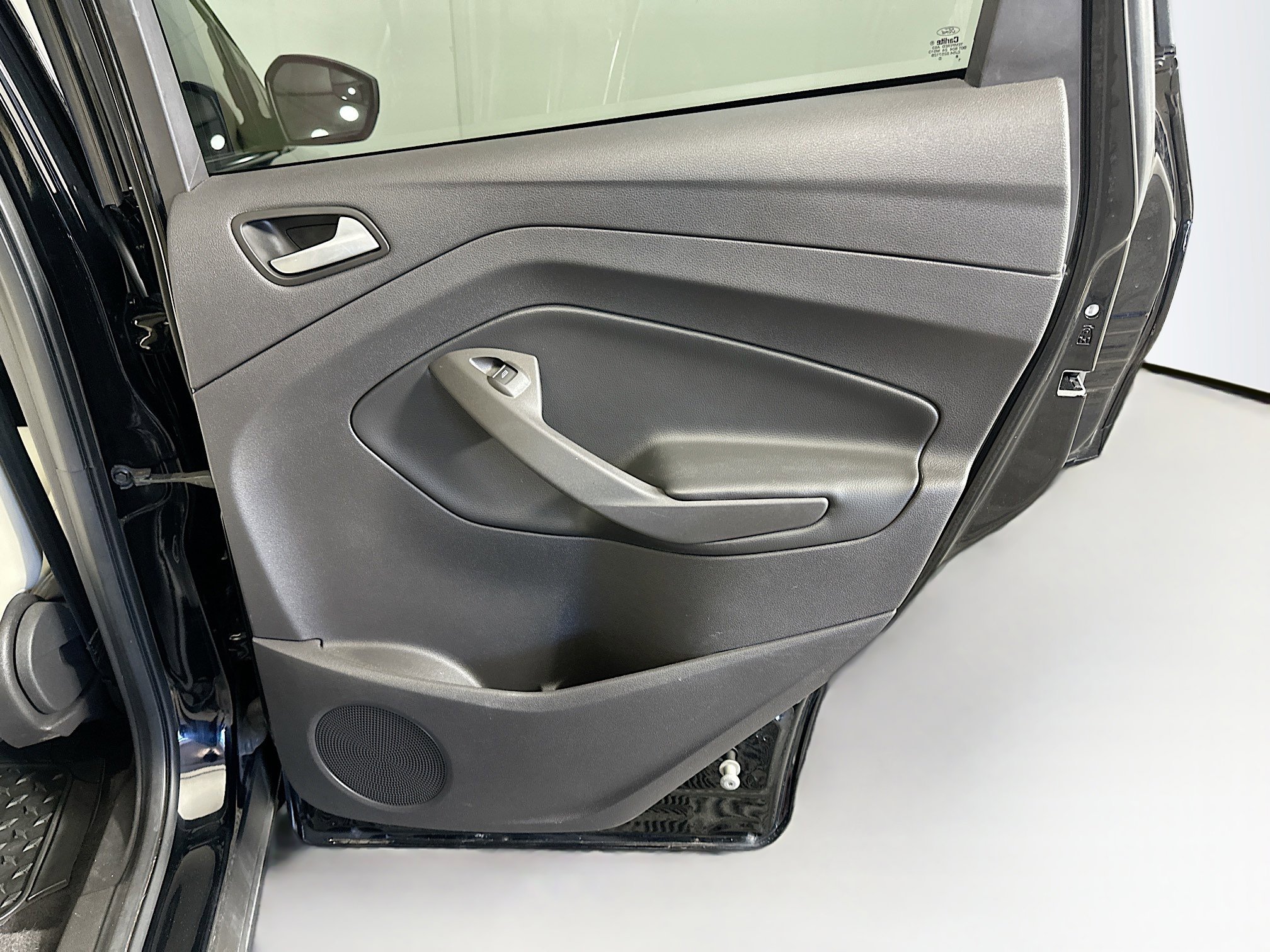 Used 2018 Ford Escape SEL w/ SEL Sport Appearance Package image 30