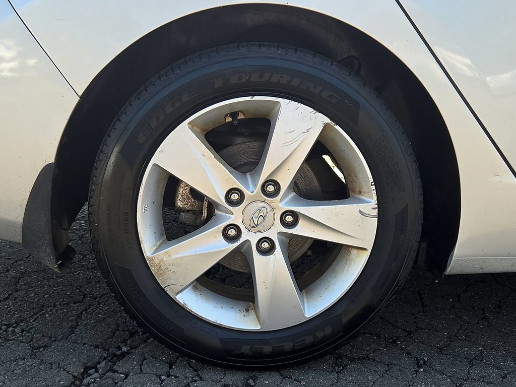 Used 2013 Hyundai Elantra GLS w/ Preferred Pkg FWD image 11