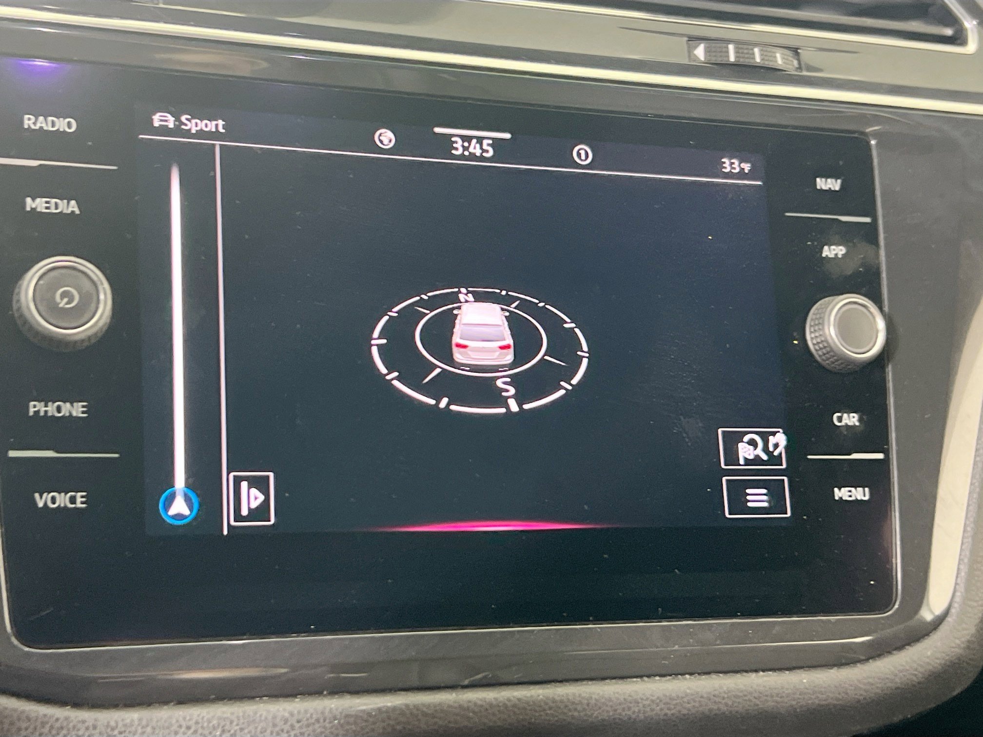 Used 2022 Volkswagen Tiguan SEL R-Line image 13