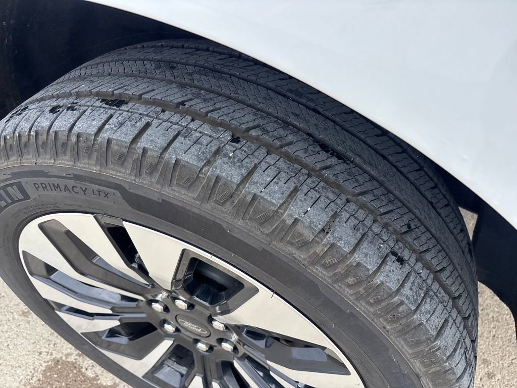 Used 2025 Ford Expedition Max Platinum w/ Driver's Package image 8