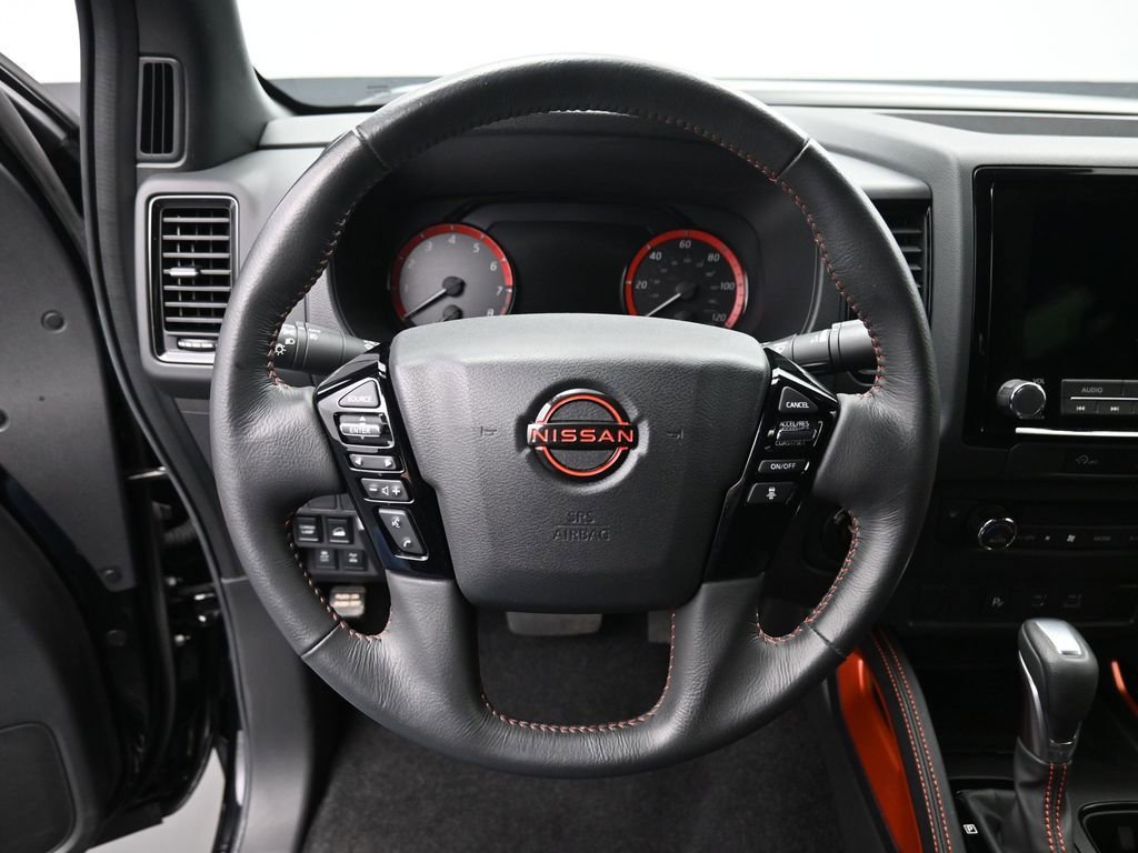 Used 2024 Nissan Frontier PRO-4X w/ Technology Package image 18