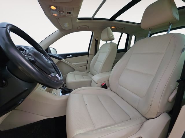 Used 2015 Volkswagen Tiguan SEL FWD image 9