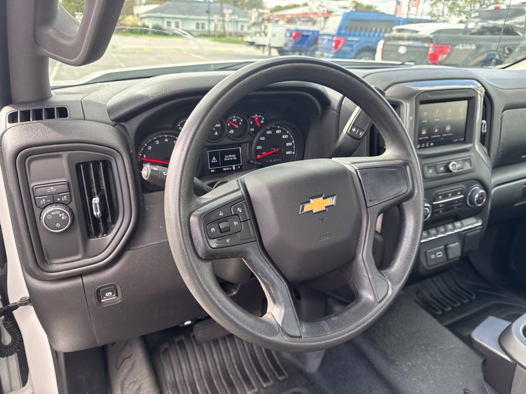 Used 2025 Chevrolet Silverado 1500 W/T RWD image 13