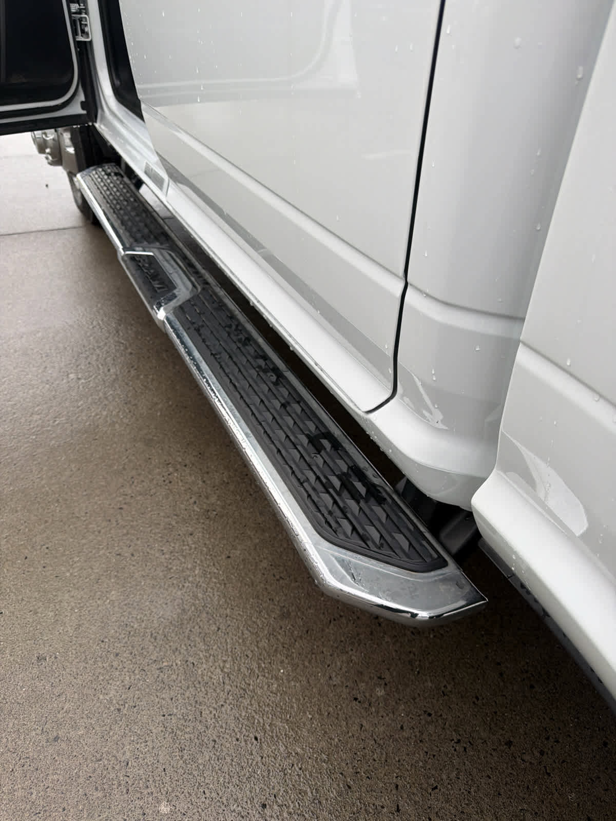 Used 2024 RAM 3500 Big Horn image 11