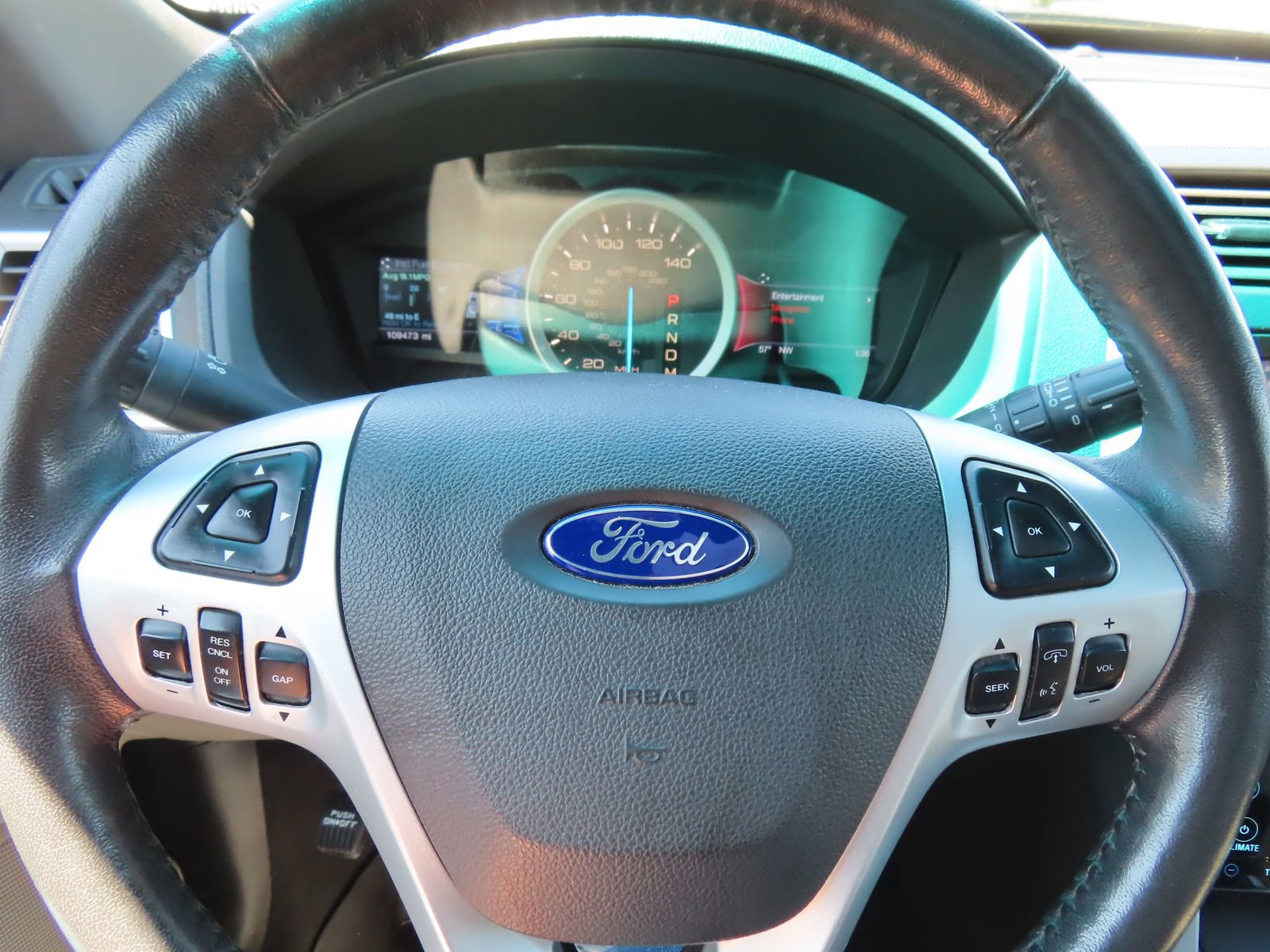 Used 2015 Ford Explorer Limited w/ Equipment Group 302A AWD/4WD image 18