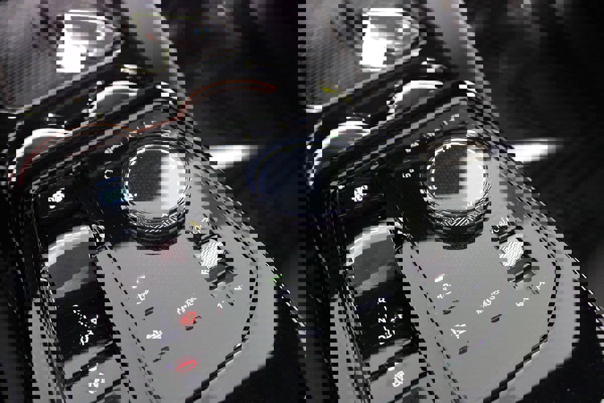 Used 2025 BMW i5 eDrive40i w/ M Sport Package image 12