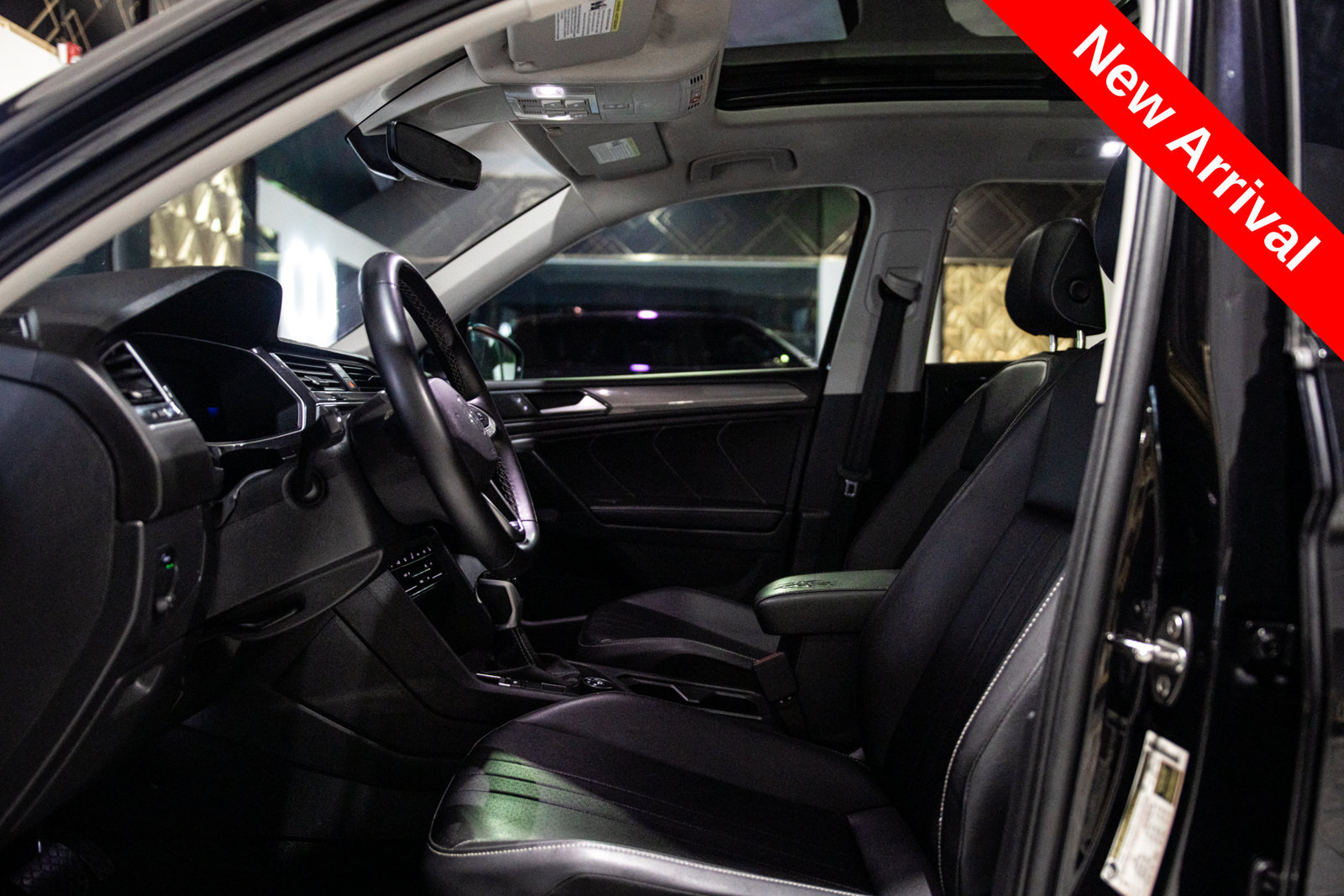 Used 2024 Volkswagen Tiguan SE AWD/4WD image 8