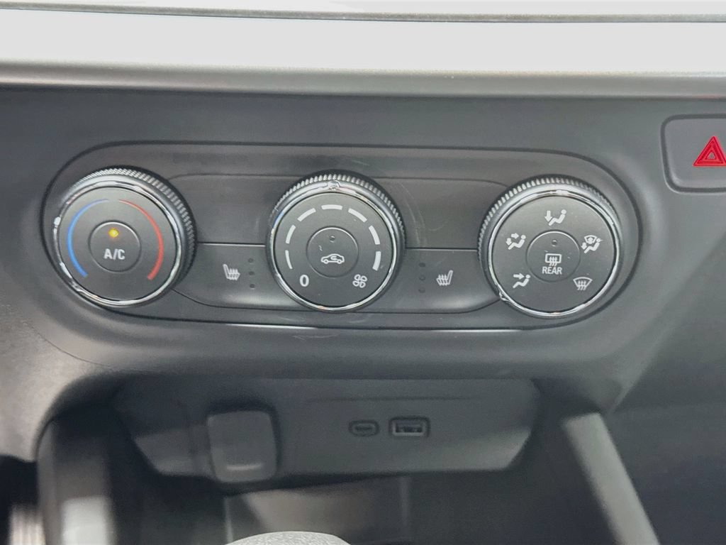 New 2026 Chevrolet Trax RS w/ Sunroof Package FWD image 15