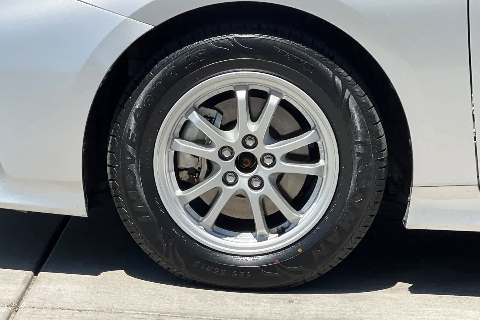 Used 2022 Toyota Prius Prime LE FWD image 35