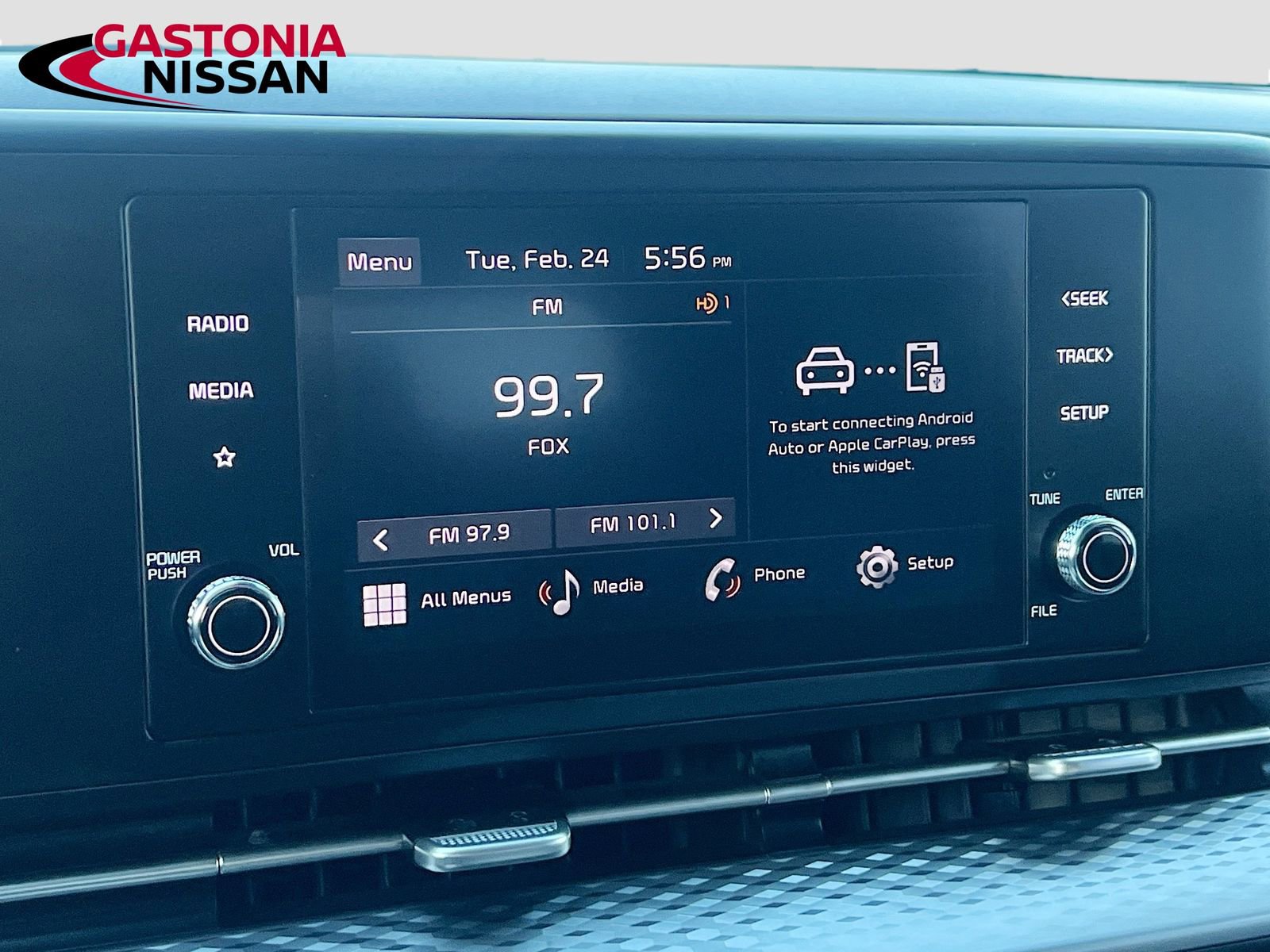 Used 2024 Kia Carnival LX image 18