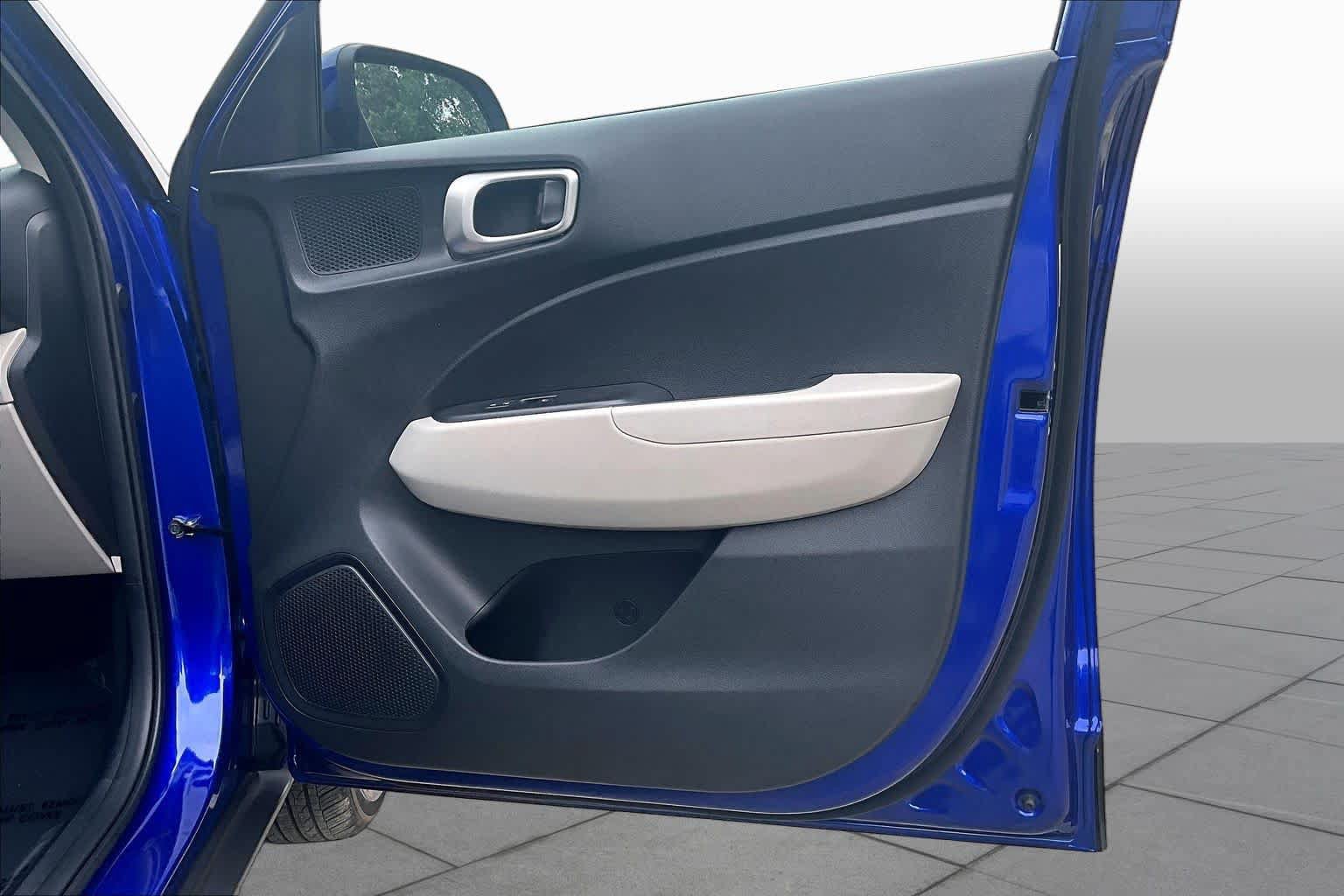Used 2026 Hyundai Venue SEL FWD image 23