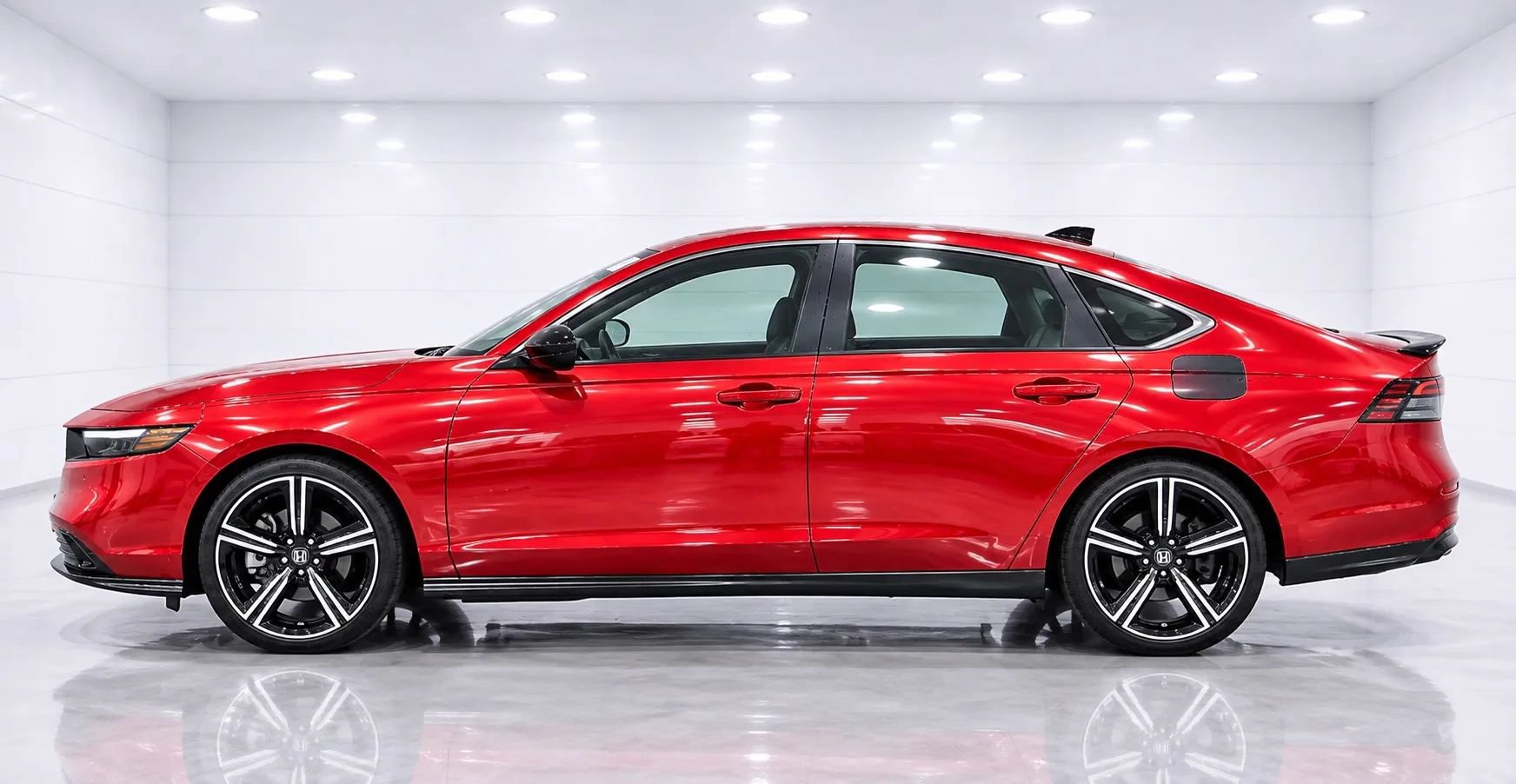 Used 2023 Honda Accord Sport image 2