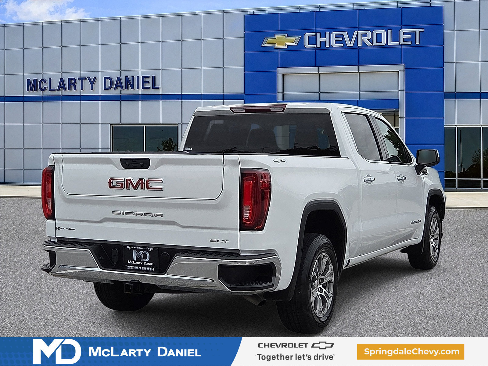 Certified 2025 GMC Sierra 1500 SLT AWD/4WD image 5