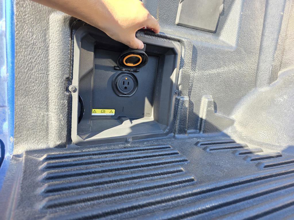 Certified 2022 Ford F150 XLT w/ Equipment Group 302A High image 18