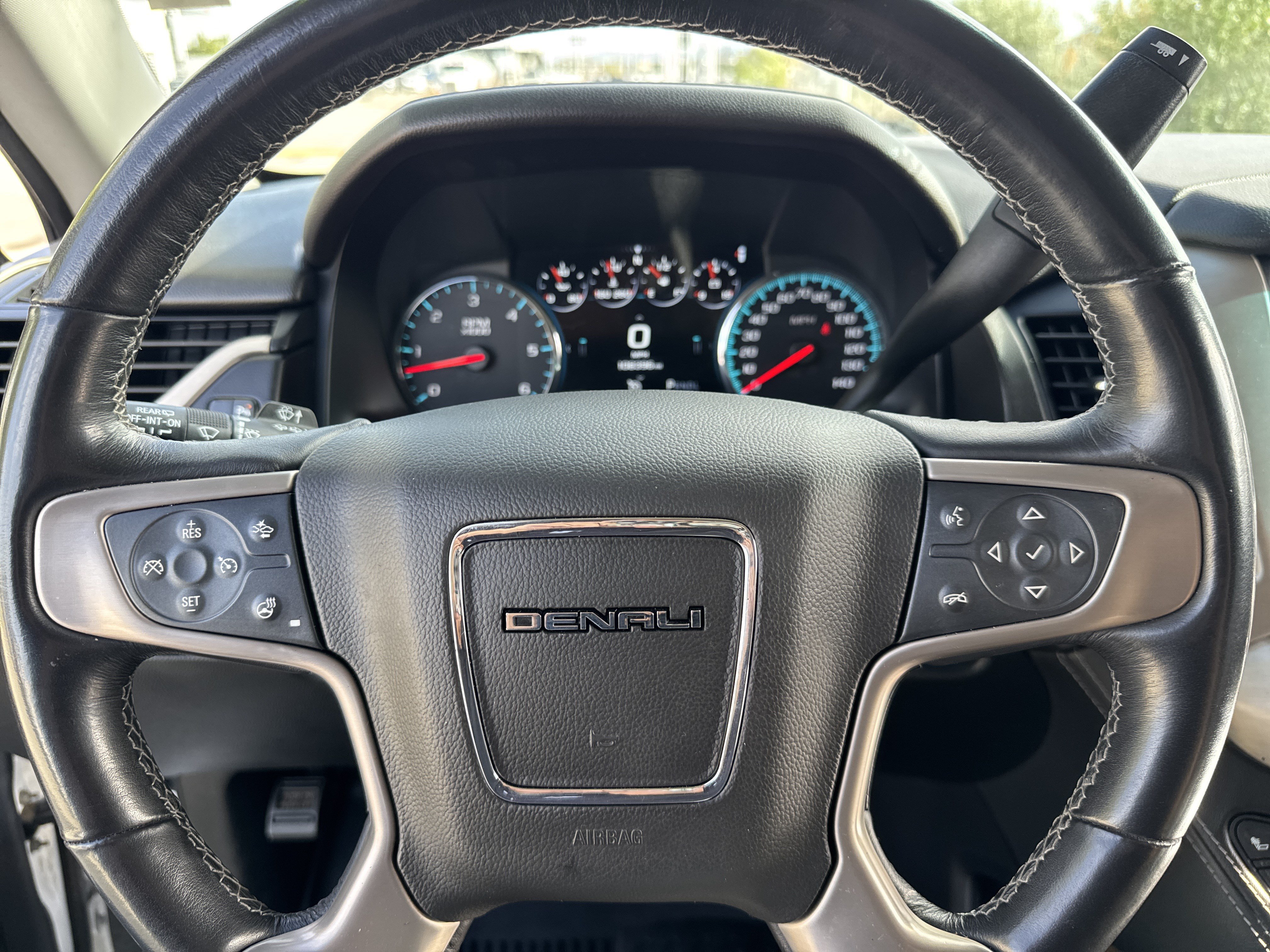 Used 2020 GMC Yukon XL Denali w/ Open Road Package AWD/4WD image 18
