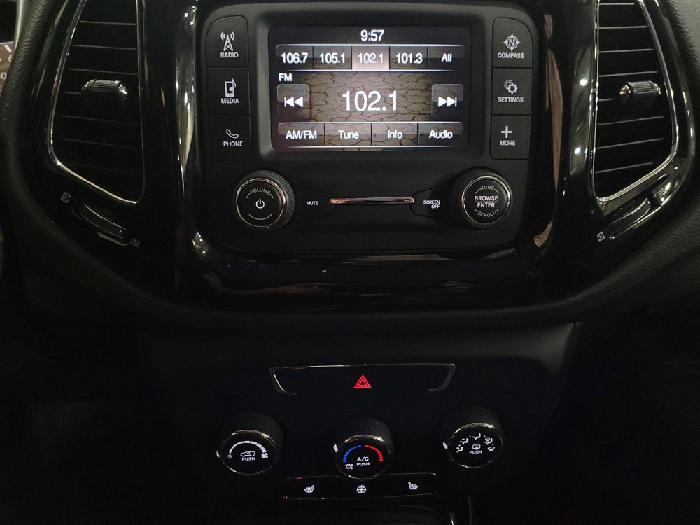 Used 2018 Jeep Compass Latitude AWD/4WD image 25