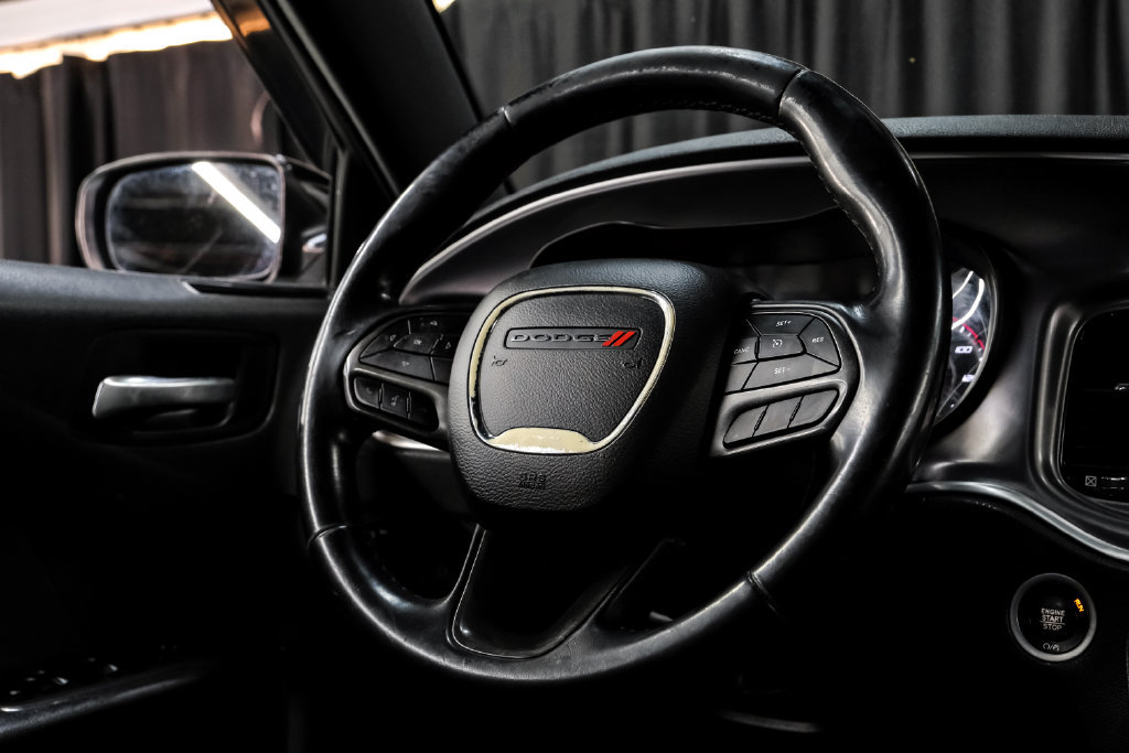 Used 2020 Dodge Charger SXT RWD image 14