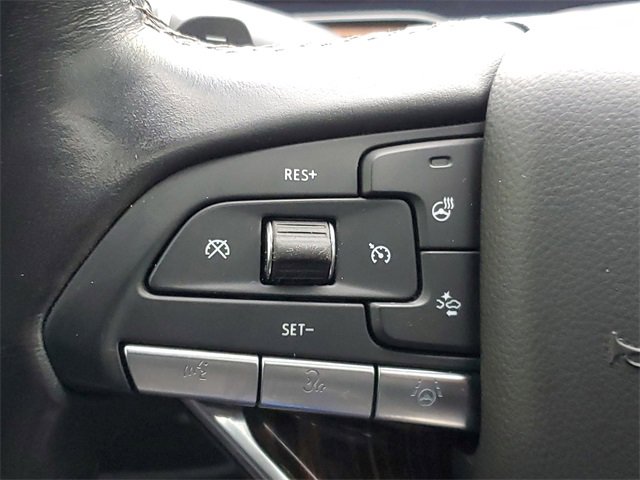 Used 2023 Cadillac Escalade Premium Luxury image 22