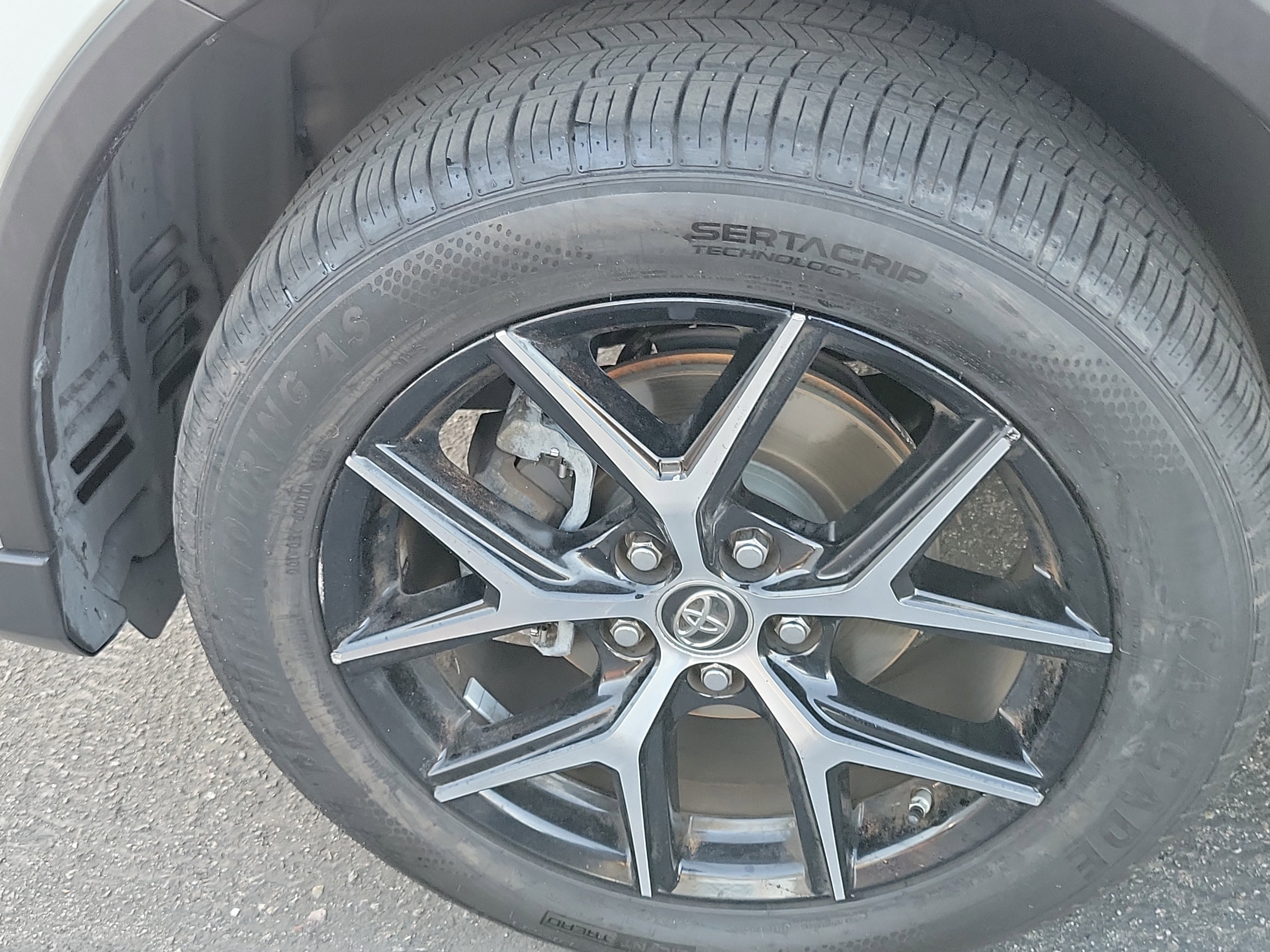 Used 2018 Toyota RAV4 SE w/ Power Extra Value Package FWD image 7