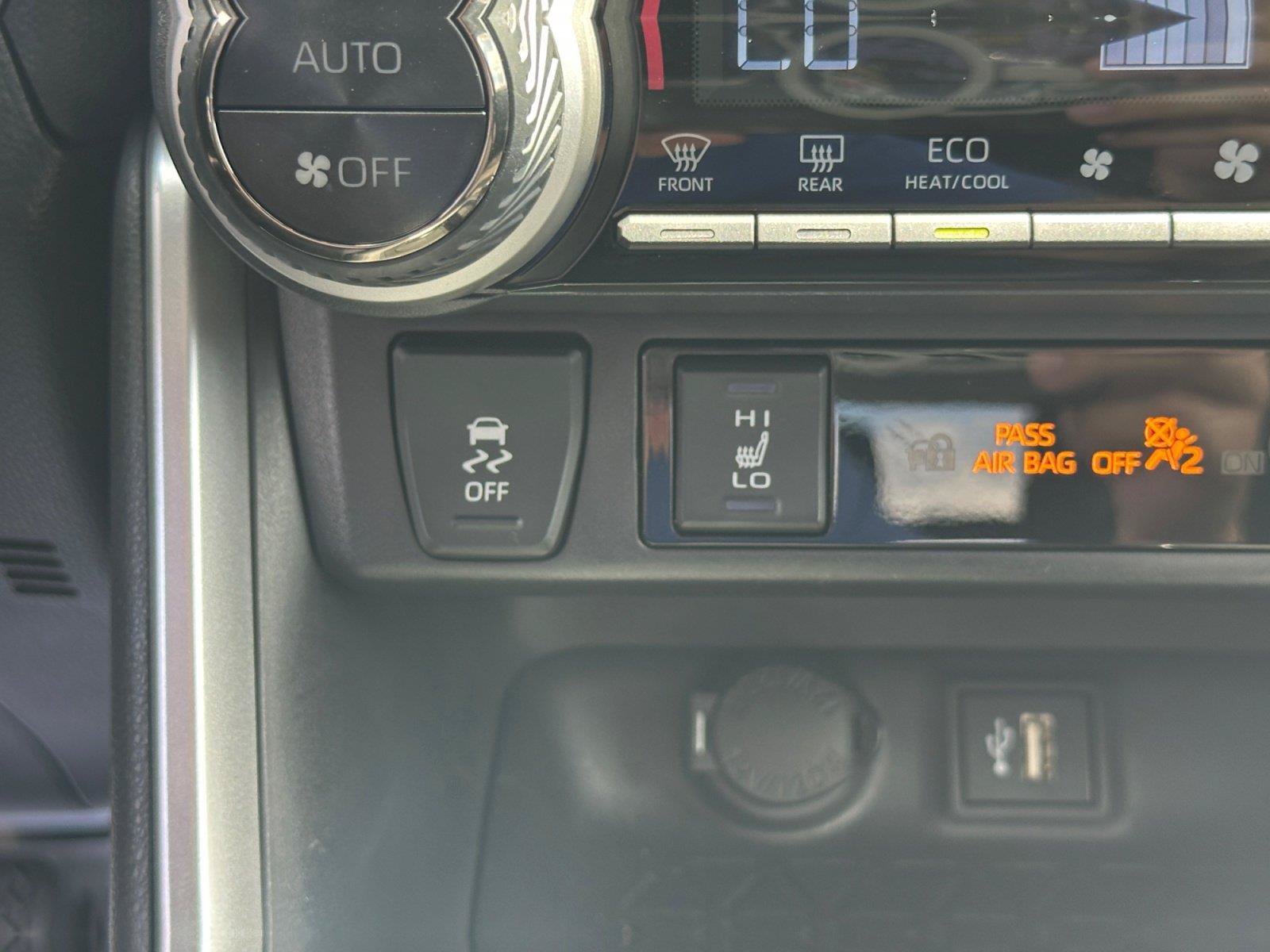 Used 2023 Toyota RAV4 SE w/ Convenience Package AWD/4WD image 19
