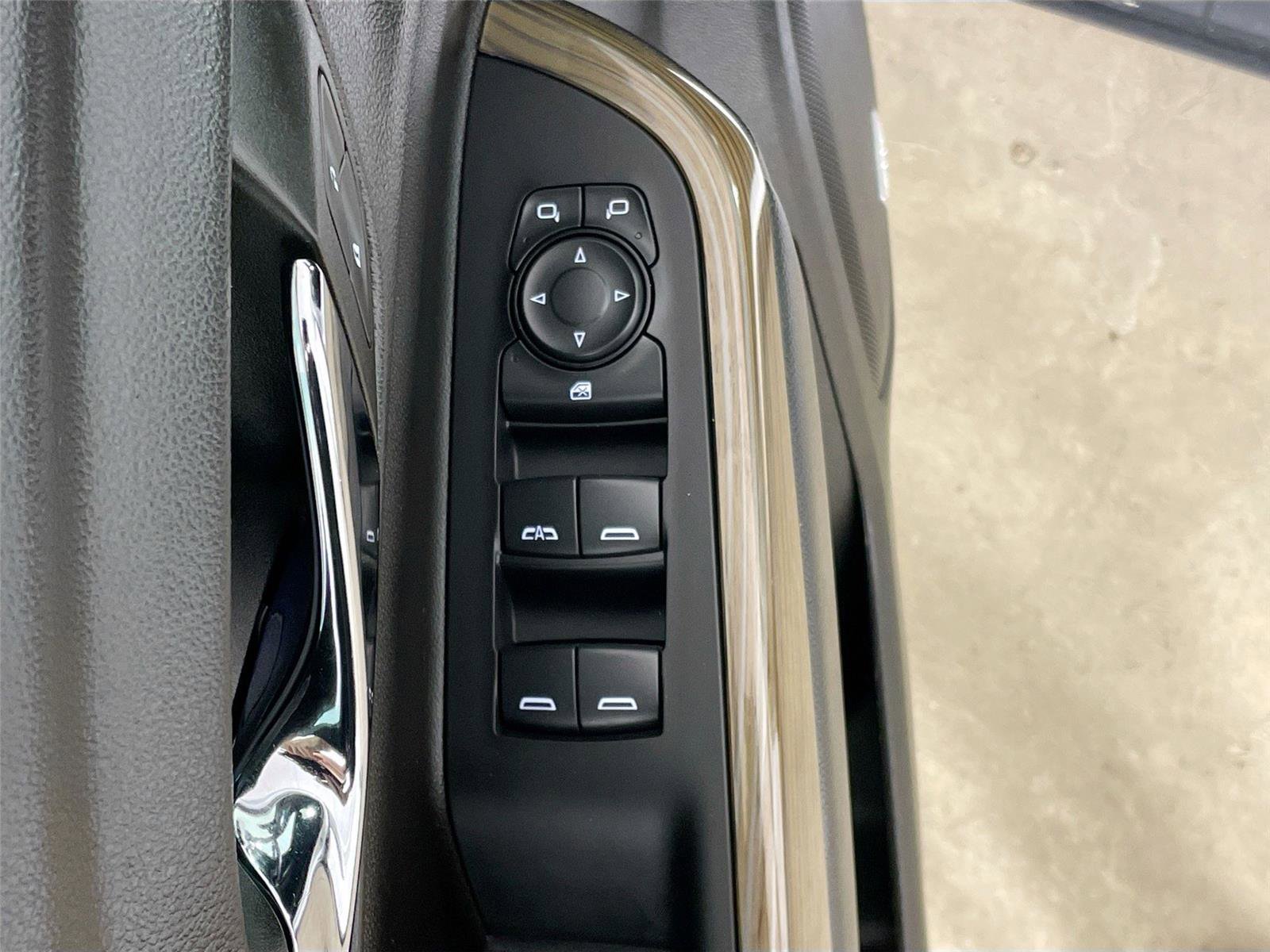 Used 2023 GMC Acadia SLE w/ Driver Convenience Package image 18