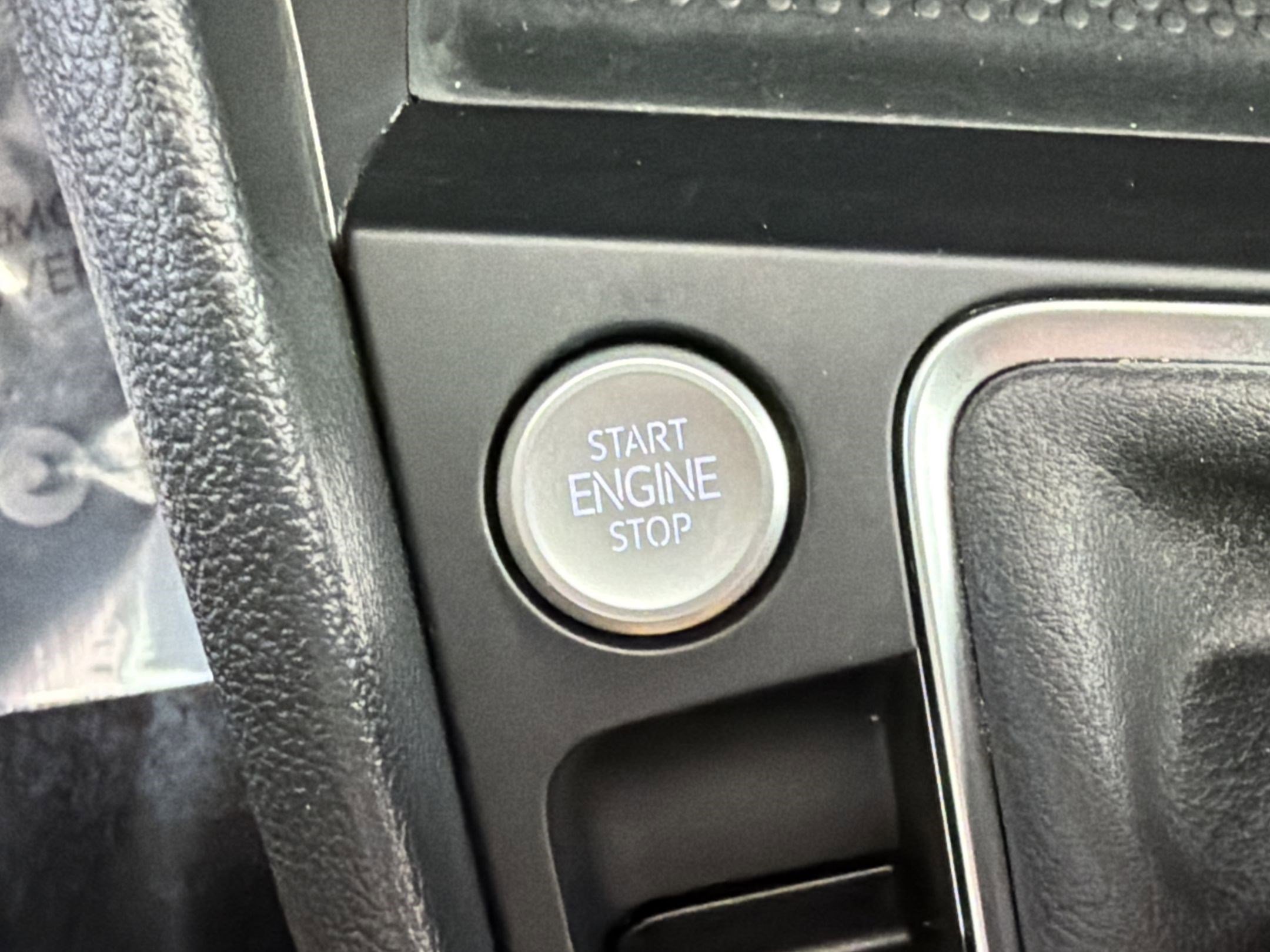 Used 2023 Volkswagen Jetta SE image 25