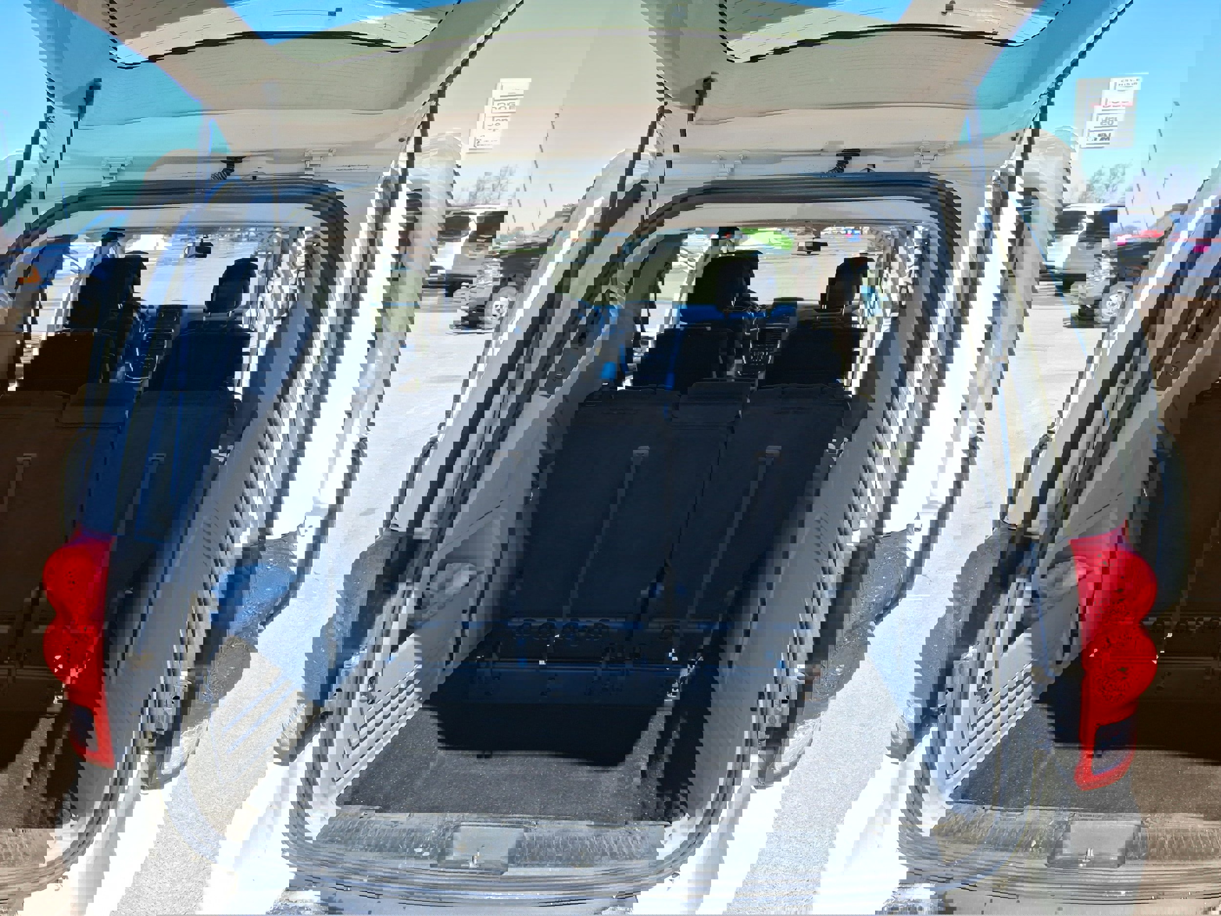 Used 2013 Dodge Grand Caravan SXT image 13