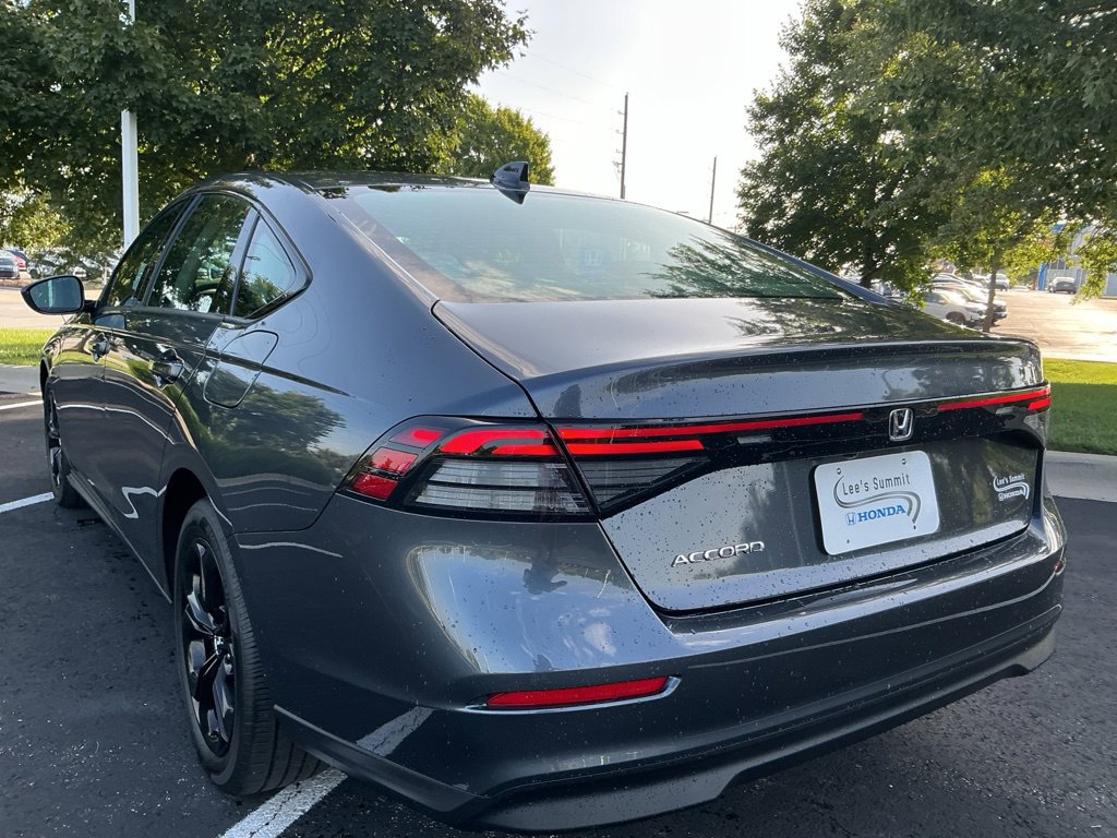 Used 2025 Honda Accord SE image 9