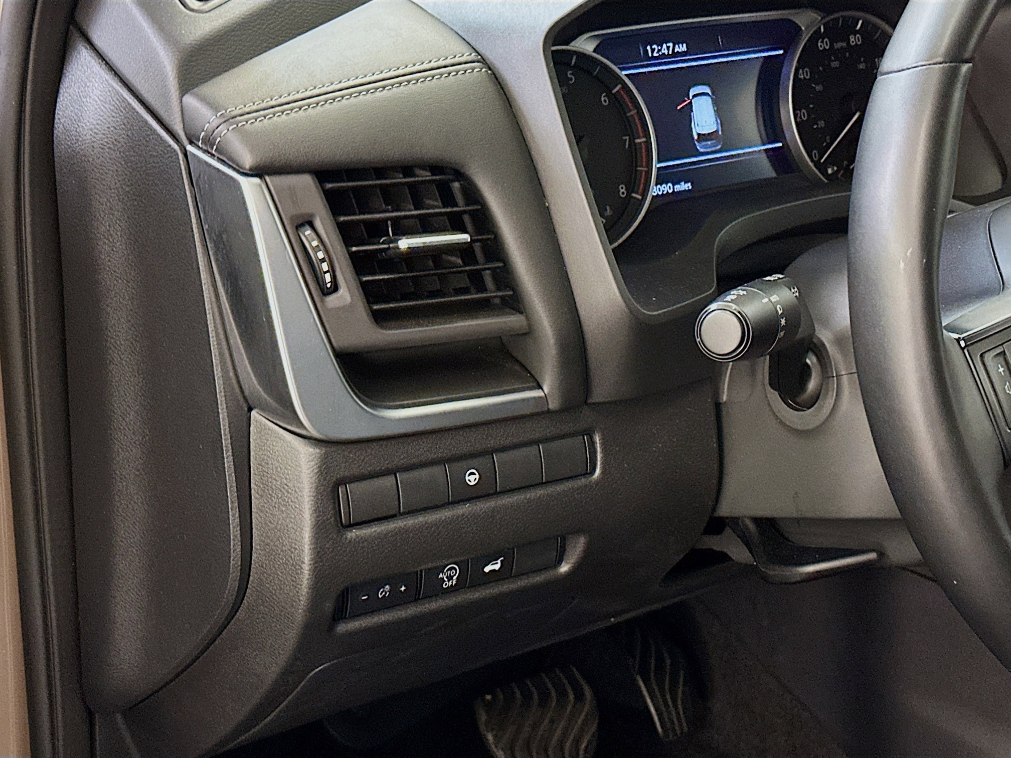 Used 2025 Nissan Rogue SV image 17