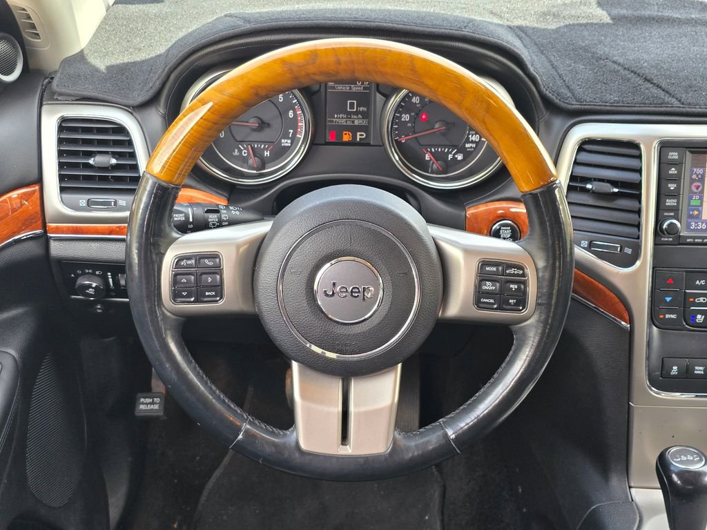 Used 2013 Jeep Grand Cherokee Overland w/ Advance Technology Group image 6