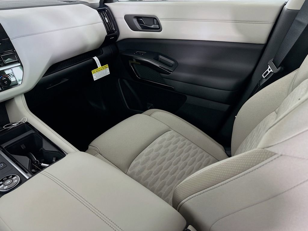 New 2025 Nissan Pathfinder SV w/ Cargo Package image 30