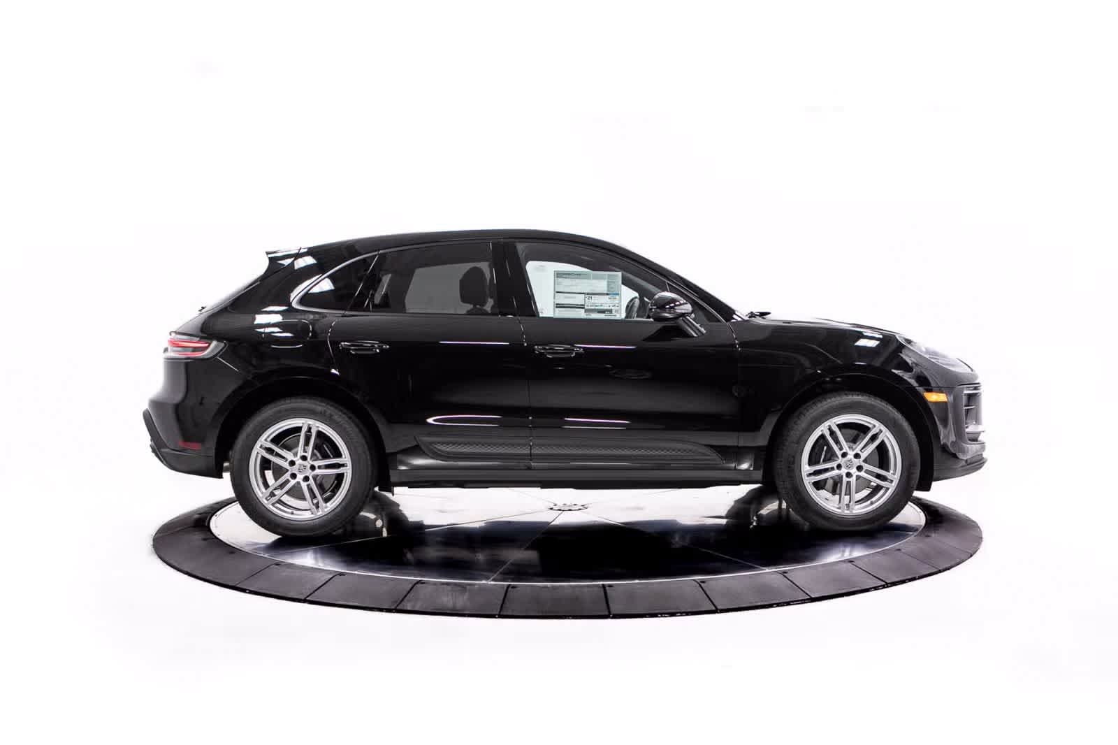 Certified 2026 Porsche Macan AWD/4WD image 8