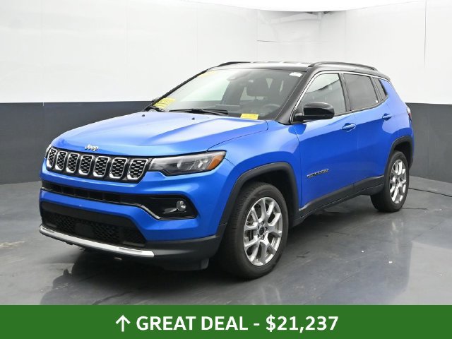 Used 2025 Jeep Compass Limited AWD/4WD image 8
