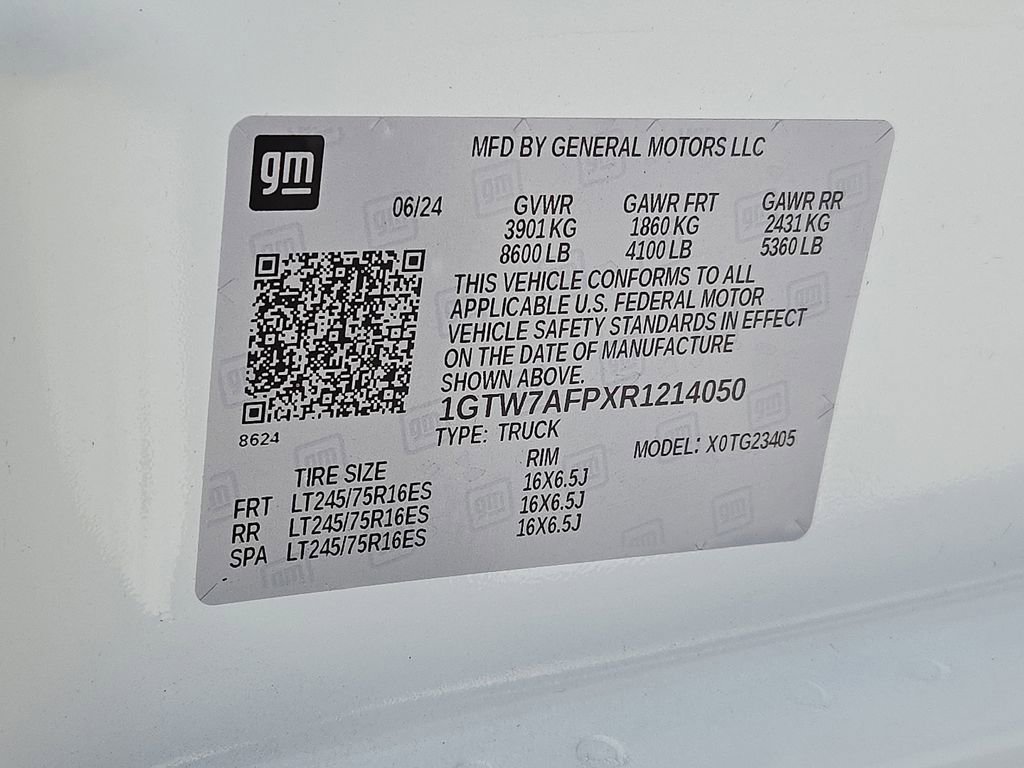 Used 2024 GMC Savana 2500 w/ Driver Convenience Package image 32