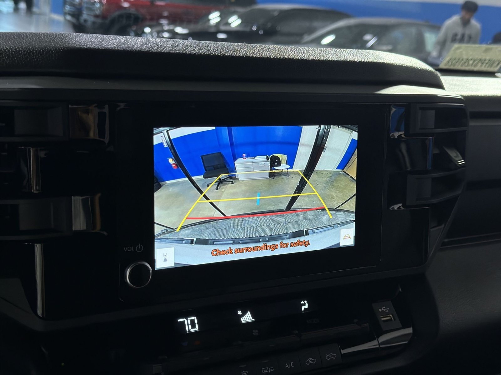 Used 2025 Toyota Tundra SR w/ SR Tow Package AWD/4WD image 30